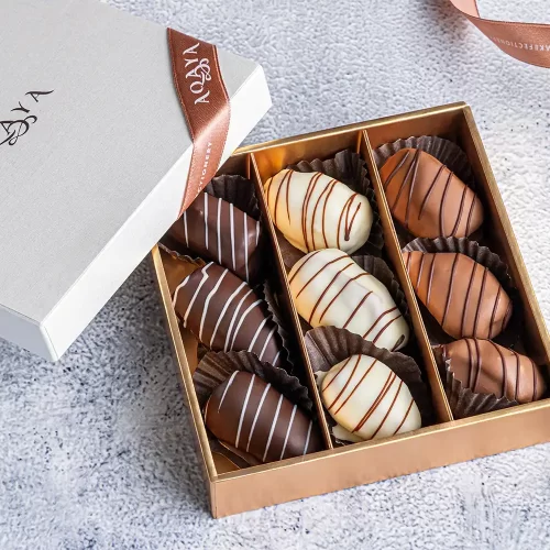 تمر مغموس بالشوكولاتة