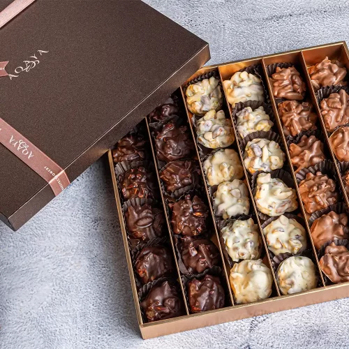 عناقيد جوز الشوكولاتة 